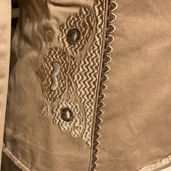 Embroidered jacket - Picture 2 of 9